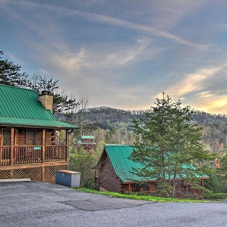 Pigeon Forge Cabin With Hot Tub And Mountain Views! Exteriör bild