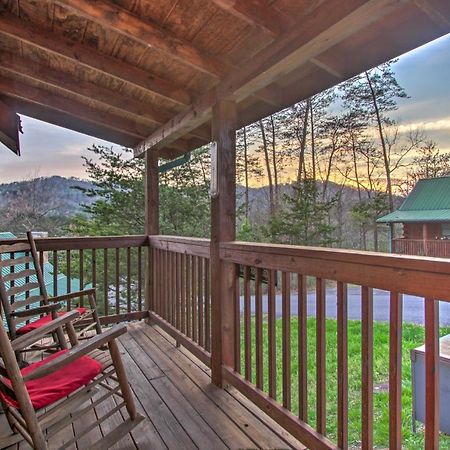 Pigeon Forge Cabin With Hot Tub And Mountain Views! Exteriör bild