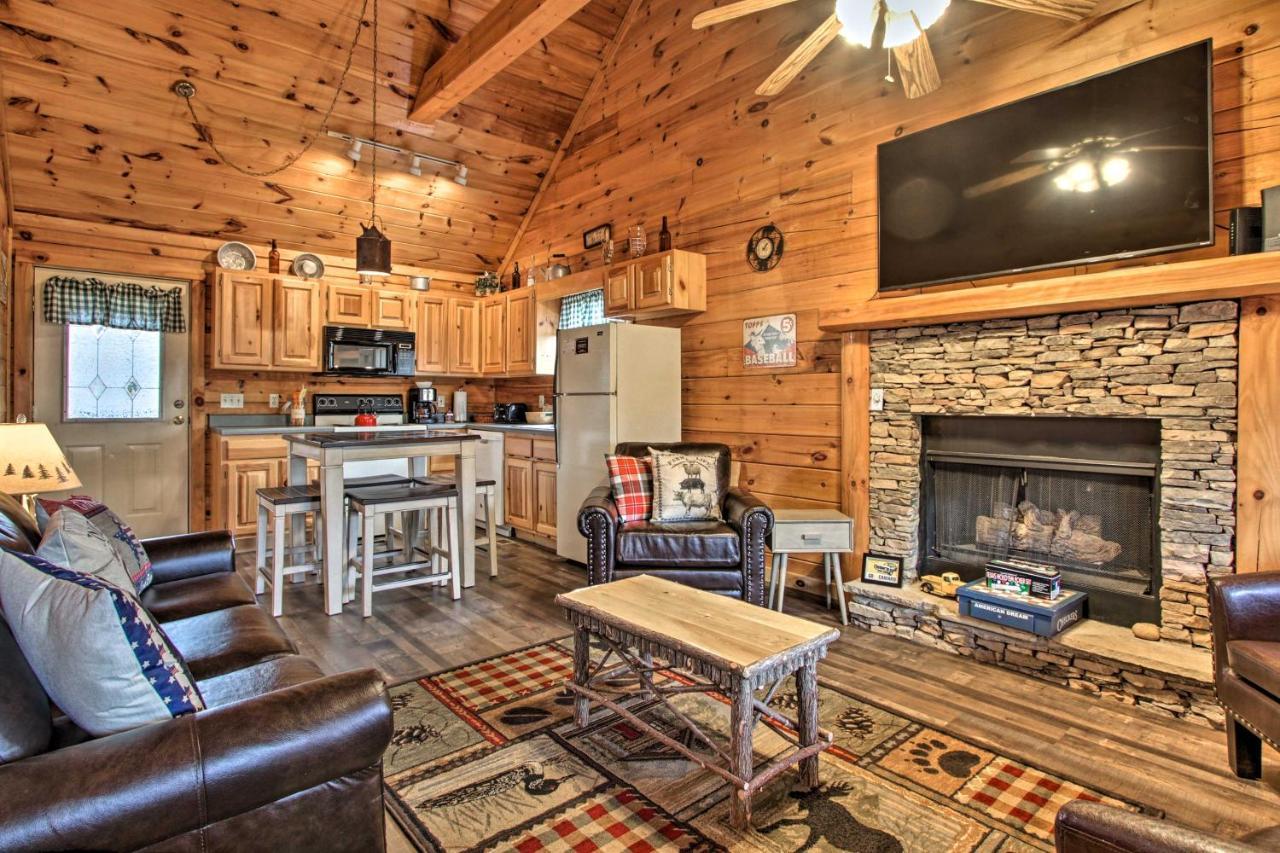 Pigeon Forge Cabin With Hot Tub And Mountain Views! Exteriör bild