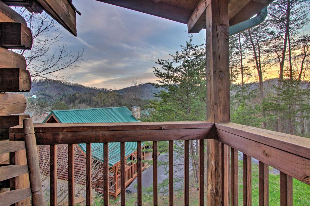 Pigeon Forge Cabin With Hot Tub And Mountain Views! Exteriör bild
