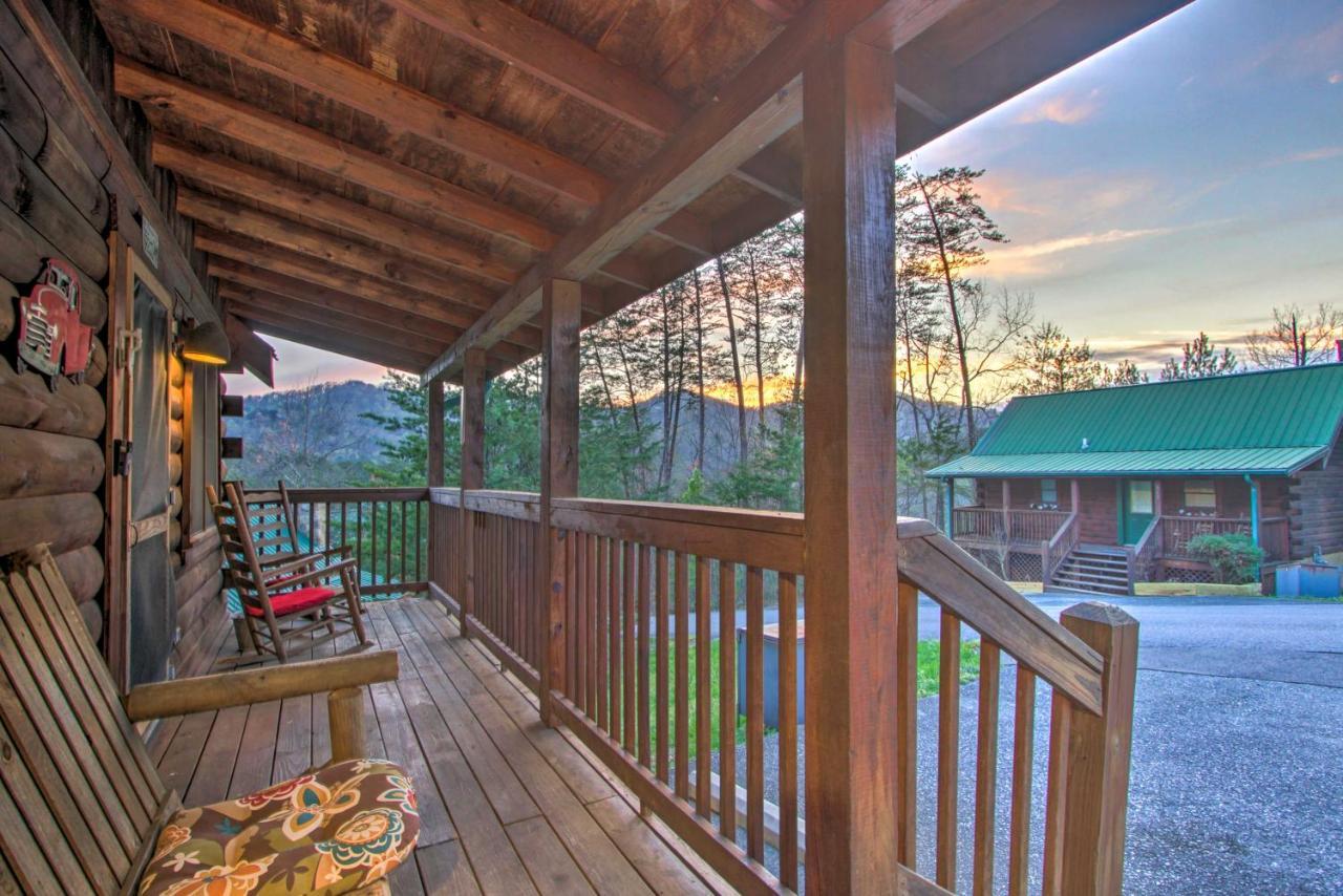 Pigeon Forge Cabin With Hot Tub And Mountain Views! Exteriör bild