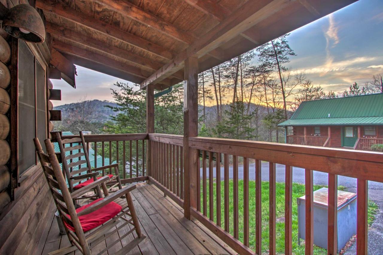 Pigeon Forge Cabin With Hot Tub And Mountain Views! Exteriör bild